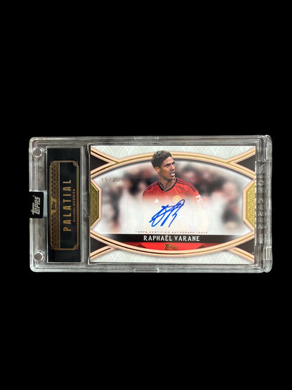Raphaël Varane Stretford End Ovation Auto /20 Topps Palatial Manchester United 2025/26