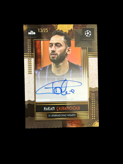 Hakan Çalhanoglu Auto /25 Topps Deco UCC 2025/26